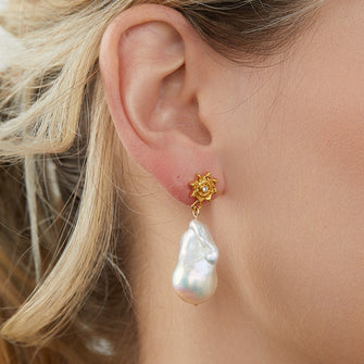 Surf Rider Baroque Pearl Earrings Gold
