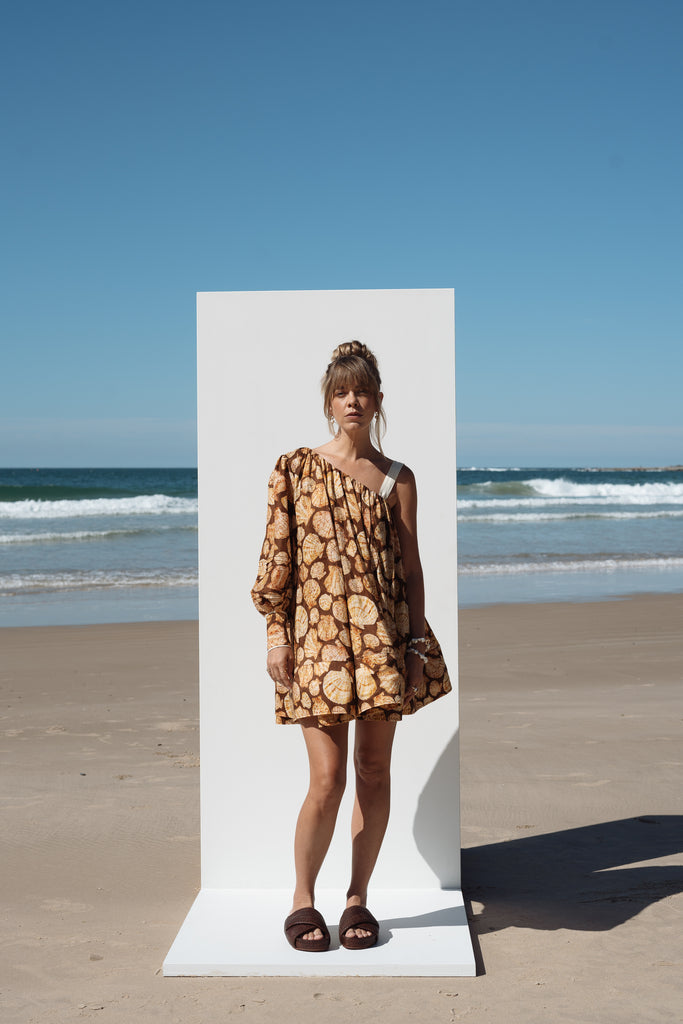 Seashell Asymmetric Smock Mocha