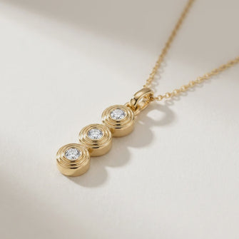 Eliza pendant - three diamonds