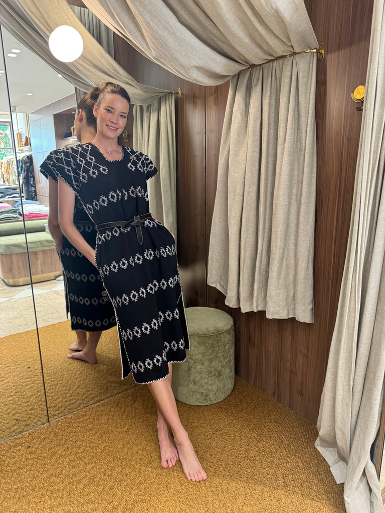 Single Panel Midi Kaftan in Black and White