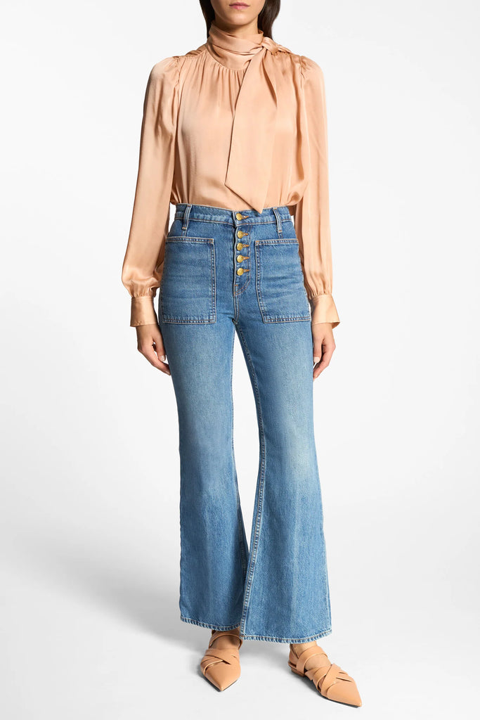 The Stretch Lou Jean in Danube