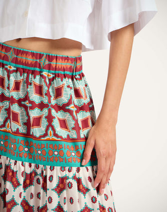 Big Skirt Pagoda Placeé