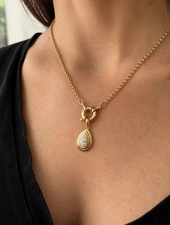 Dee Pear Diamond Pendant 1.1 ct & 10K solid gold