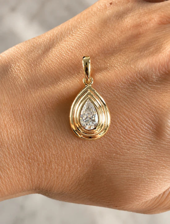 Dee Pear Diamond Pendant 1.1 ct & 10K solid gold