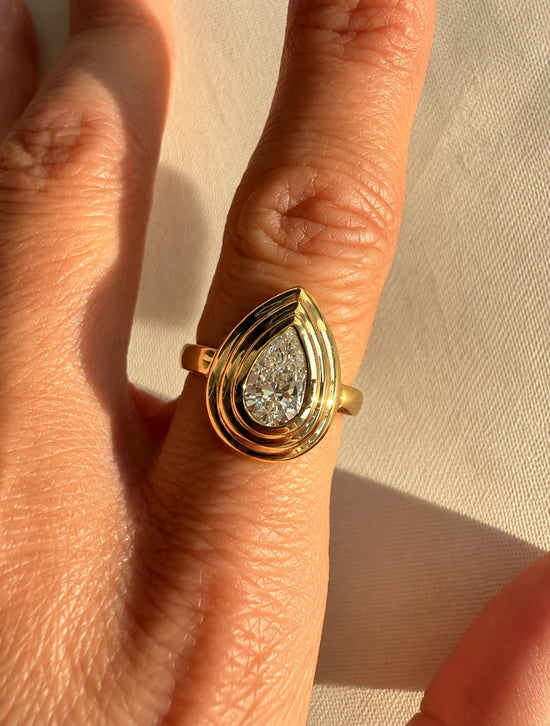 Jaime Pear Diamond Ring 1.1 ct & 10K solid gold size 7