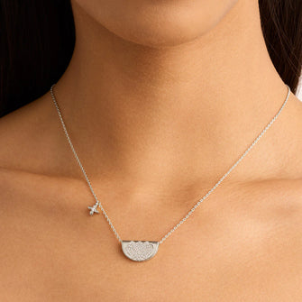 Live in Light Lotus Necklace Silver